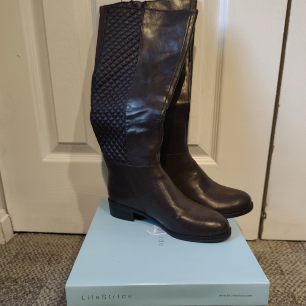 NWT Life Stride Dark Brown Boots